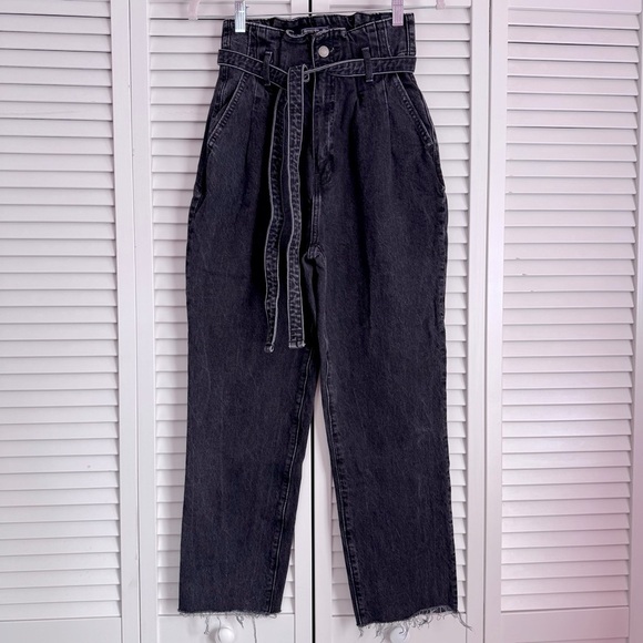 Abercrombie & Fitch Ultra High Rise Paperbag Mom Jeans Black Size 25/0 - Picture 2 of 10